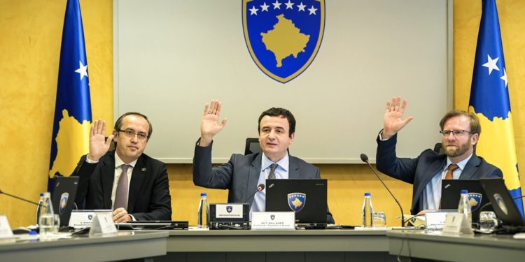 Klina dhe Vitia futen në karantinë, mbyllen lokalet, kafiteritë…