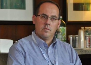 Apeli i mikrobiologut Lul Raka: Rrini në shtëpi, fitorja është e sigurt