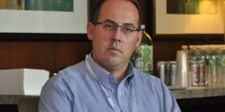 Apeli i mikrobiologut Lul Raka: Rrini në shtëpi, fitorja është e sigurt