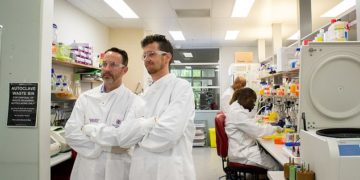 Tre shkencëtarët australianë: Vaksina kundër COVID-19 është zbuluar, duhet kohë për testim