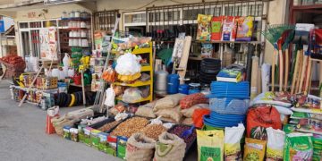 Sqaron Ministria e Bujqësisë: Barnatoret bujqësore nuk mbyllen