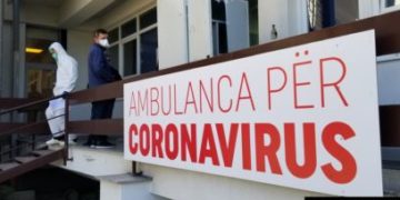LAJM I MIRË: Shërohet personi i parë me COVID-19 në Kosovë