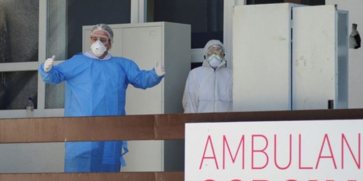 Nga mosha 20-29 më të prekurit me Covid-19 në Kosovë