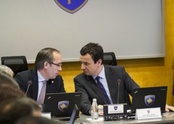 Masat për mbrojtje nga koronavirusi, njëri prind lirohet nga puna