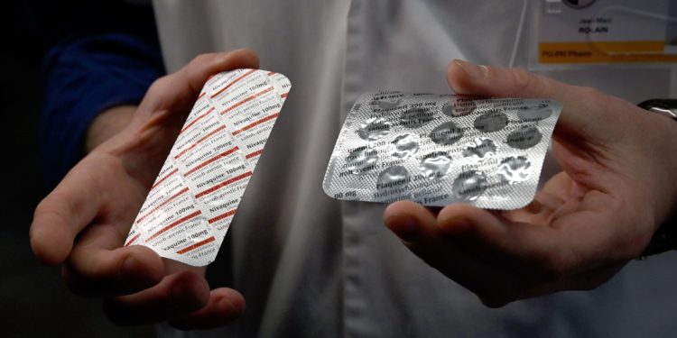 Arrijnë në Kosovë barnat që besohet se ndihmojnë për ta luftuar COVID-19