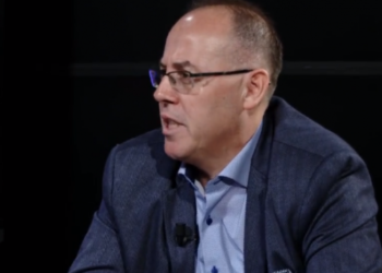 Mikrobiologu kosovar: Ende nuk është vërtetuar që temperaturat e larta e mbysin koronavirusin