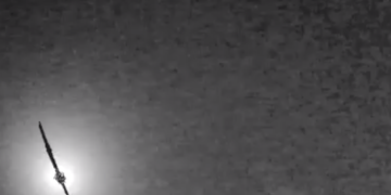 Shou meteorësh mbi Kroaci, kamerat e stacionit meteorologjik kapin pamjet