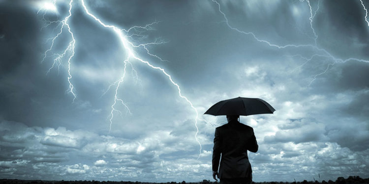 Këshillat e Met Office, çfarë duhet të bëni kur goditeni nga stuhitë