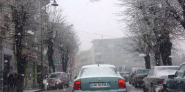 E rrallë: Bie borë në Shkodër dhe Lezhë (VIDEO)