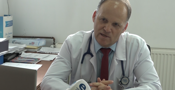Infektologu Krasniqi: Kemi arritur kulmin e pandemisë, fundi i prillit shënon rënien e rasteve