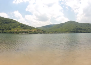 Bukuritë e Liqenit të Badovcit dhe hambarët qindravjeçar