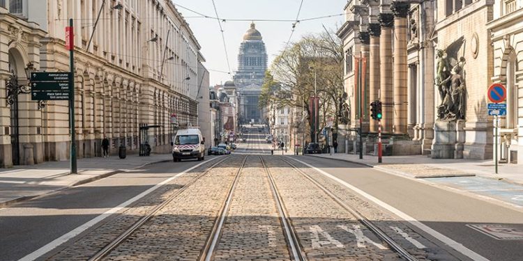 Covid-19 ngadalëson lëvizjen e Tokës