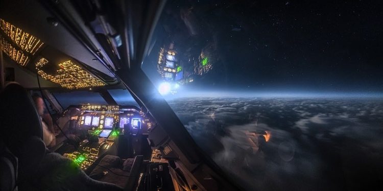 Piloti kap fotografi mahnitëse gjatë fluturimeve me aeroplan