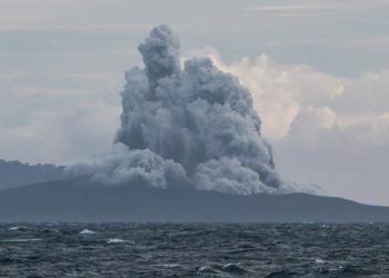 Shpërthim vullkanik në Indonezi, hiri dhe tymi arrijnë lartësi 500 metra