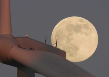 Superhëna e fundit për vitin 2020 do të shkëlqej sonte