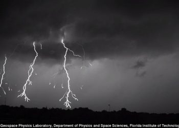 Kjo konsiderohet rrufeja më e fuqishme që ka goditur ndonjëherë tokën