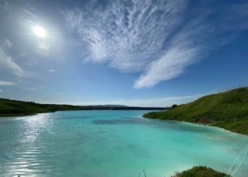 Hiri i KEK-ut e bën liqenin si det i Maldiveve