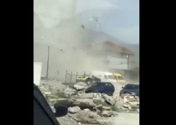 Pamje nga erërat e fuqishme në Pejë