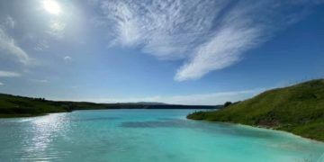 Hiri i KEK-ut e bën liqenin si det i Maldiveve