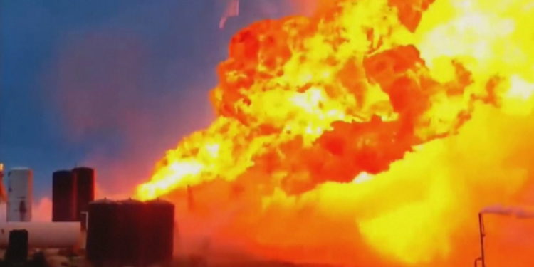 Raketa e “SpaceX” që po testohej për në hapësirë shpërthen në mënyrë dramatike pas provës së dytë