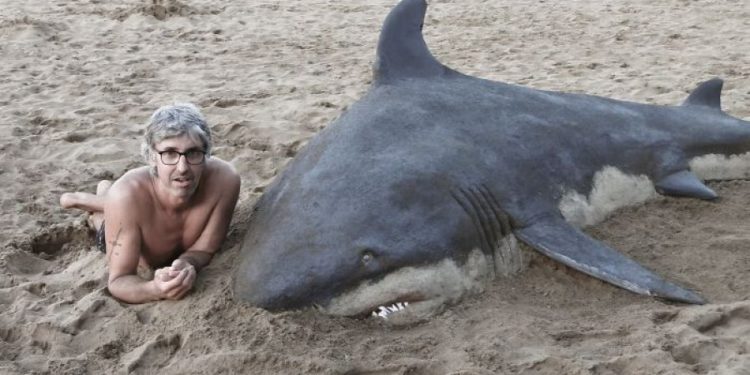 Artisti i skulpturave me rërë