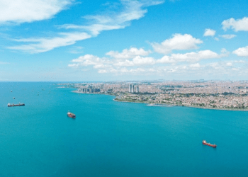 Detit të Zi në Turqi i rikthehet kaltërsia, shikoni sa ka ndryshuar gjatë pandemisë