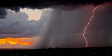 Mot i nxehtë, pasdite vonë dhe në mbrëmje zhvillime të fuqishme të vranësirave konvektive