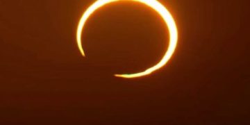 Eklipsi diellor pritet në fundjavë, NASA shpërndan pamjet mahnitëse