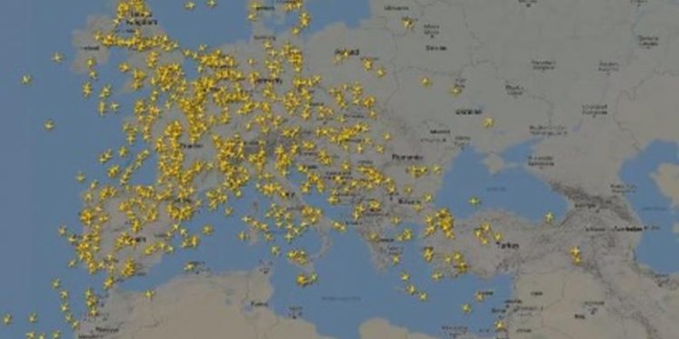 Imazhe që tregojnë si është dukur qielli mbi Evropë gjatë vitit të kaluar, sot duket krejtësisht ndryshe