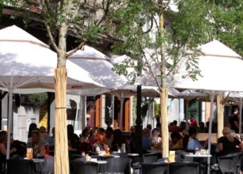 Vendimi i qeverise: Kafenetë e restaurantet mbyllen nga ora 21:00 deri në 05:00 të mëngjesit