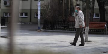 Kufizohet lëvizja e qytetarëve mbi 65 vjeç, këto janë oraret kur mund të dalin