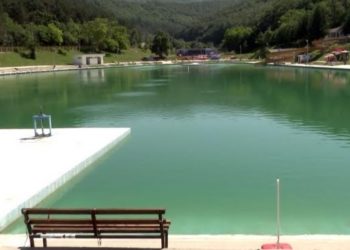 Pishina e Gërmisë mbetet e mbyllur