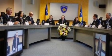 Qeveria e Kosovës rikthen disa masa ndaj COVID-19
