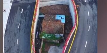 Nuk e shet pronën, shteti ia ndërton autostradën rreth shtëpisë