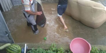 Stuhi e fortë me erë e shi në rrethinë të Gjilanit, uji hyn nëpër shtëpi