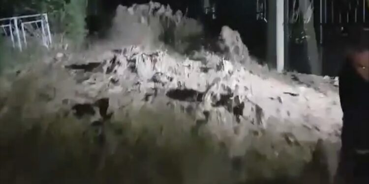 Vërshime të mëdha në Opojë, lumenjtë dalin nga shtrati e vërshojnë fshatrat