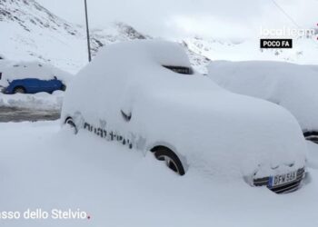 Borë në Alpet e Italisë dhe Zvicrës