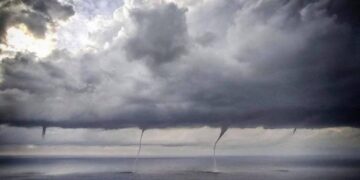 Videot spektakolare tregojnë tornadon në Itali