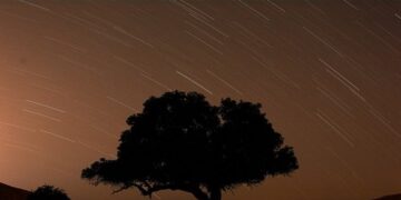 Mbani sytë nga qielli, shiu i meteorëve arrin kulmin sonte