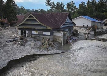 Mbi 22 mijë njerëz të prekur nga përmbytjet në Indonezi
