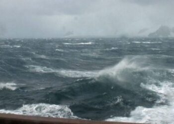 Stuhia zë familjen  shqiptare në det: Shpëtohen 3 anëtarë, një grua ende nuk gjendet