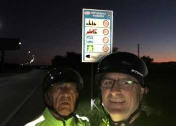 Dy kosovarë udhëtojnë me biçikletat e tyre nga Zvicra në Kosovë, arrijnë pas 11 ditësh rrugë