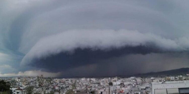 Pritet të godasë Mesdheun më 18 shtator, çfarë është cikloni “medicane”?