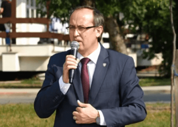 Hoti paralajmëron shtrëngim të masave si parapërgatitje për valën e dytë të Covid-19