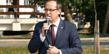 Hoti paralajmëron shtrëngim të masave si parapërgatitje për valën e dytë të Covid-19