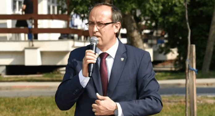 Hoti paralajmëron shtrëngim të masave si parapërgatitje për valën e dytë të Covid-19