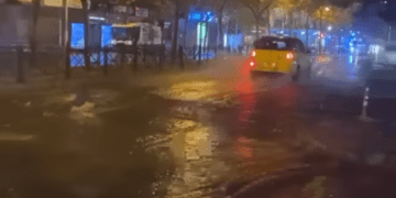 Përmbytet Tirana: Dhjetëra rrugë të bllokuara