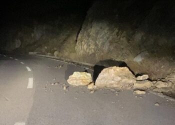 Gurët bllokojnë aksin Kukës-Shishtavec!