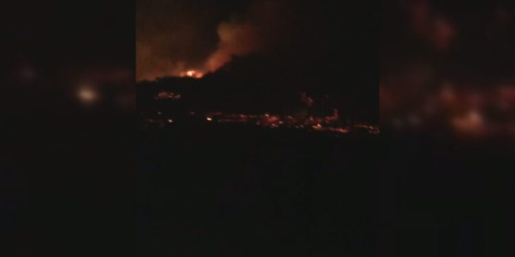 Zjarri në Zvërnec, evakuohen disa familje gjatë natës nga banesat