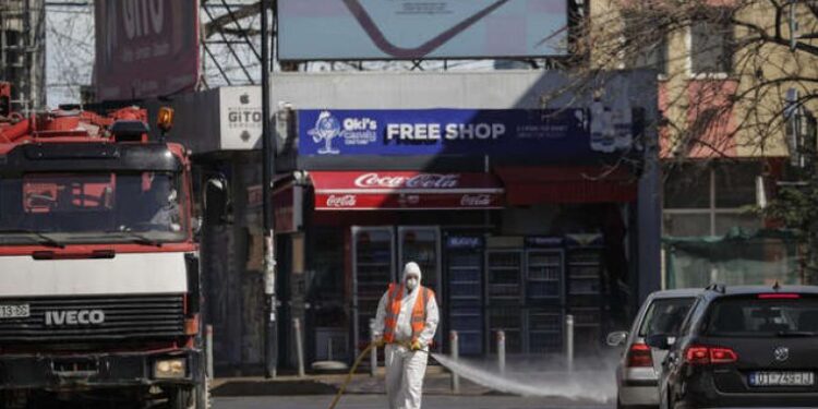 Kosova kthen karantinën për ata që vijnë nga vendet me rrezikshmëri të lartë për Covid-19